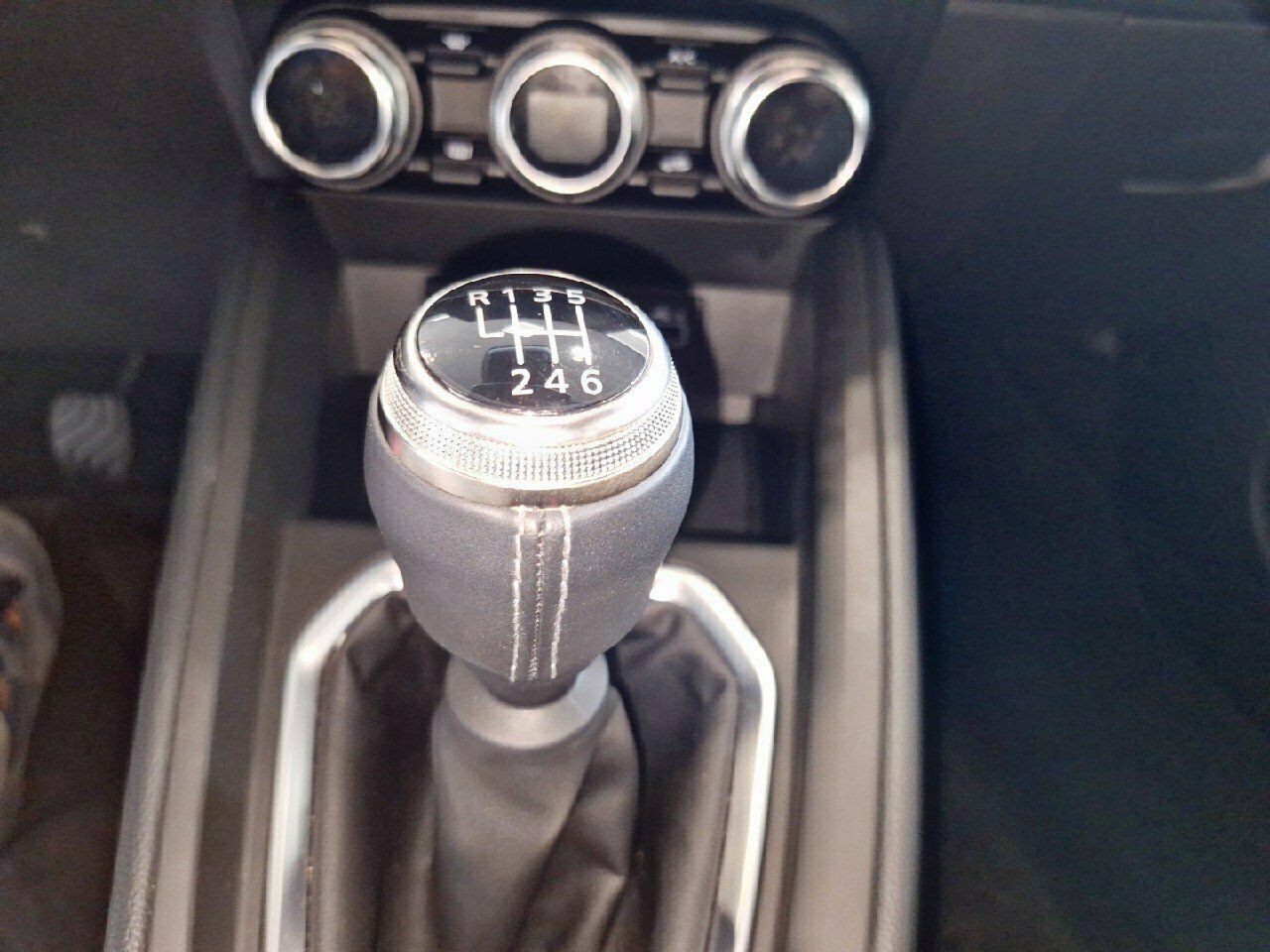 Mitsubishi Colt 100T Kaiteki KM 0 - Imagen 11