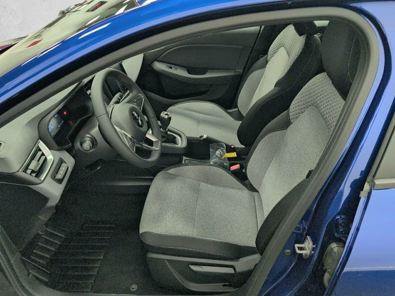 Mitsubishi Colt 100T Motion - Imagen 12