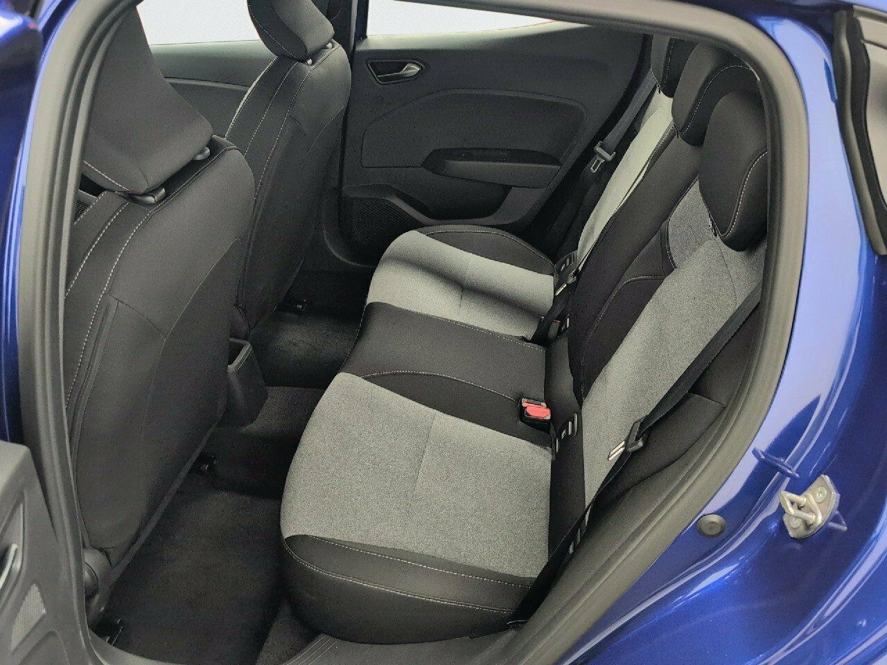 Mitsubishi Colt 100T Motion - Imagen 13